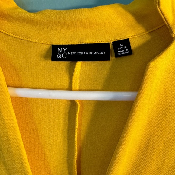 NY & C , lemon yellow, dress with pockets, size medium petite. - Picture 5 of 6